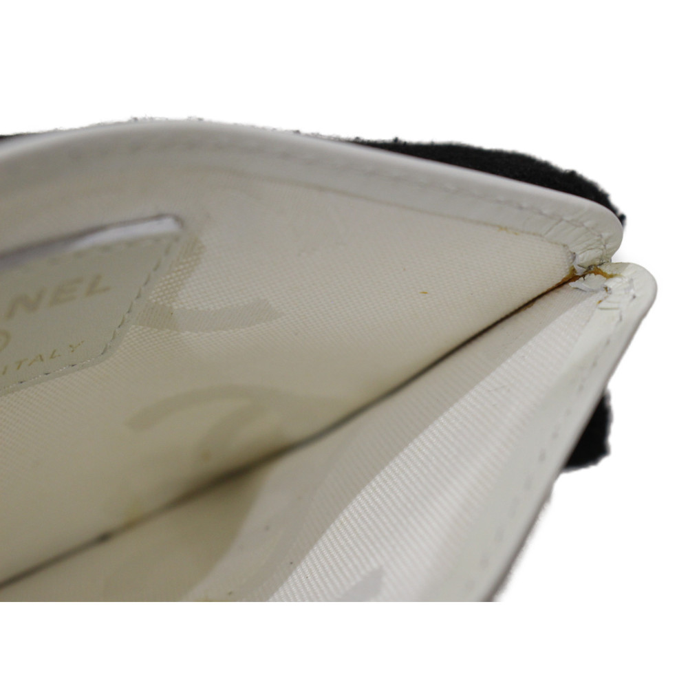 Chanel Line Python Flat White Card Cambon Holder - image 5